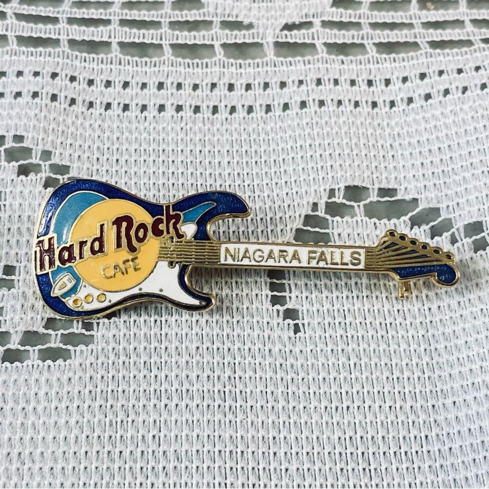Hard Rock Cafe Guitar Pin Vintage 1994 Niagara Falls Enameled Over Goldtone
